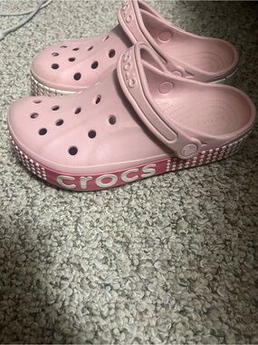 CROCS Kids Platform Clog in Light Pink with White Logo